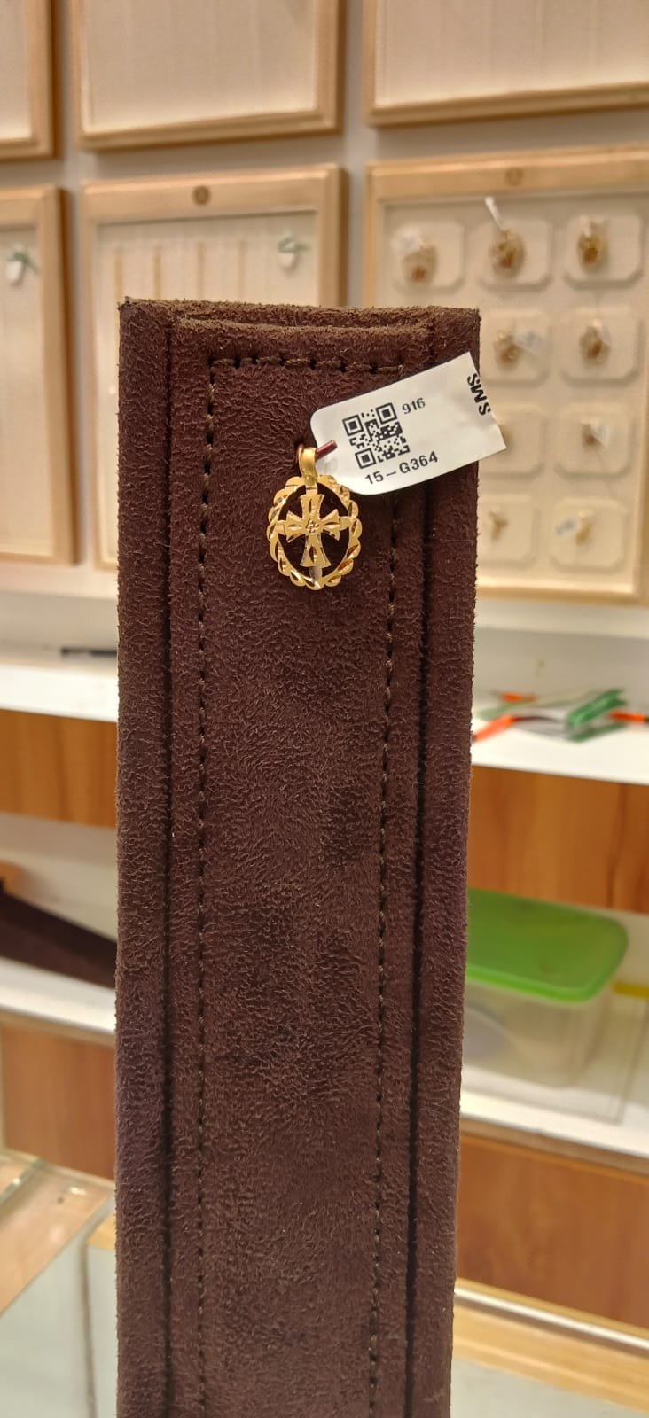 Cross Dollar